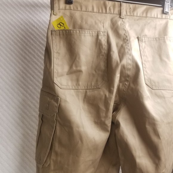 827 - Jeanetix 32W Cargo Shorts - Picture 9 of 10